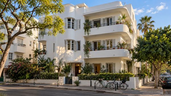 Analyse des prix robustes de l'immobilier israélien face à l'Europe